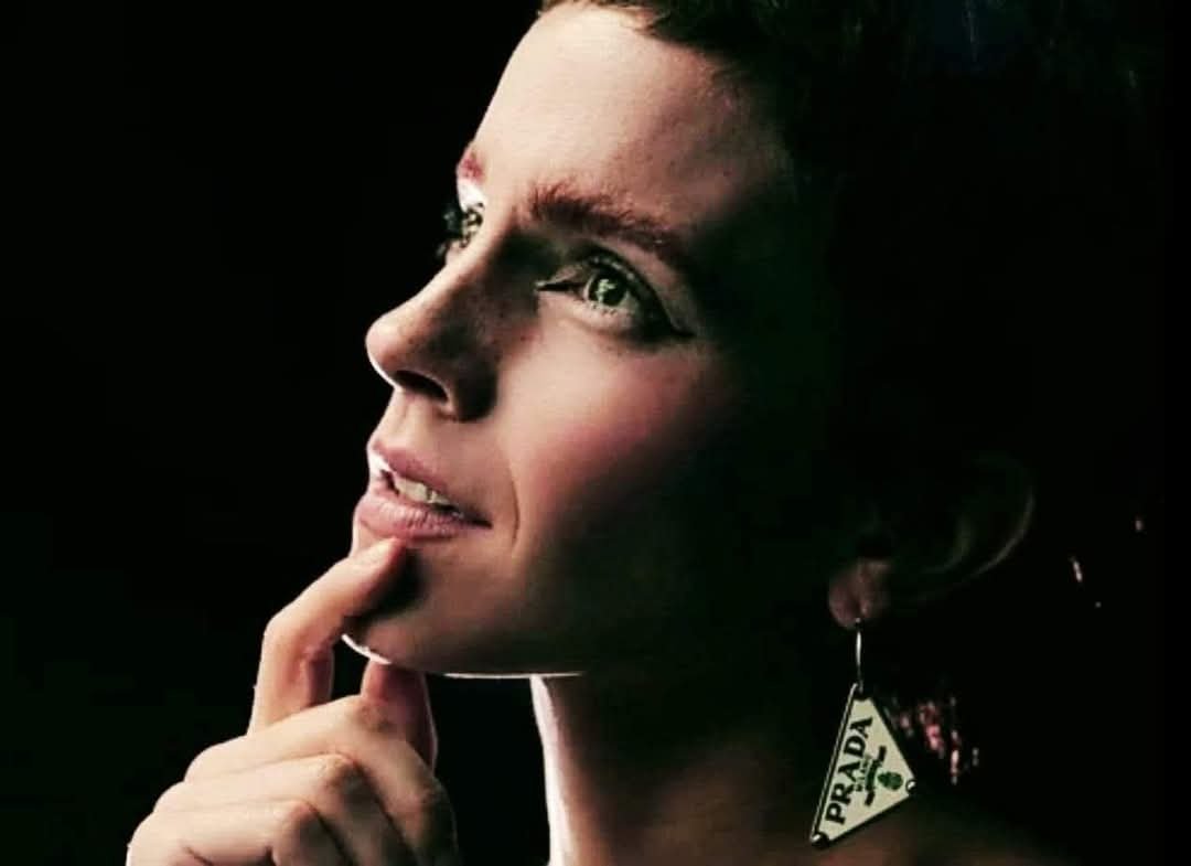 lFq2UJhq Emma Watson 06.jpg